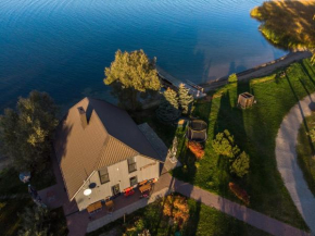 Vivaldi Lake House